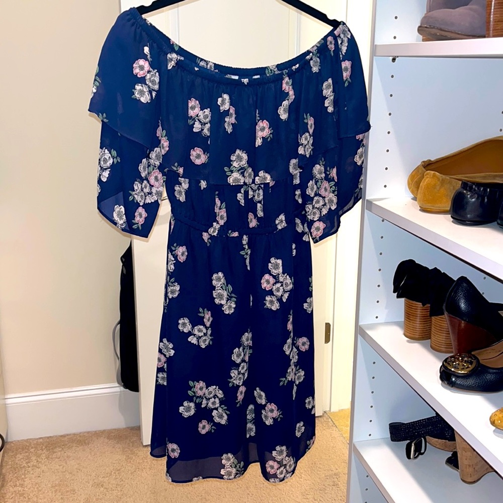 Cupcakes and Cashmere navy floral dress, size s.